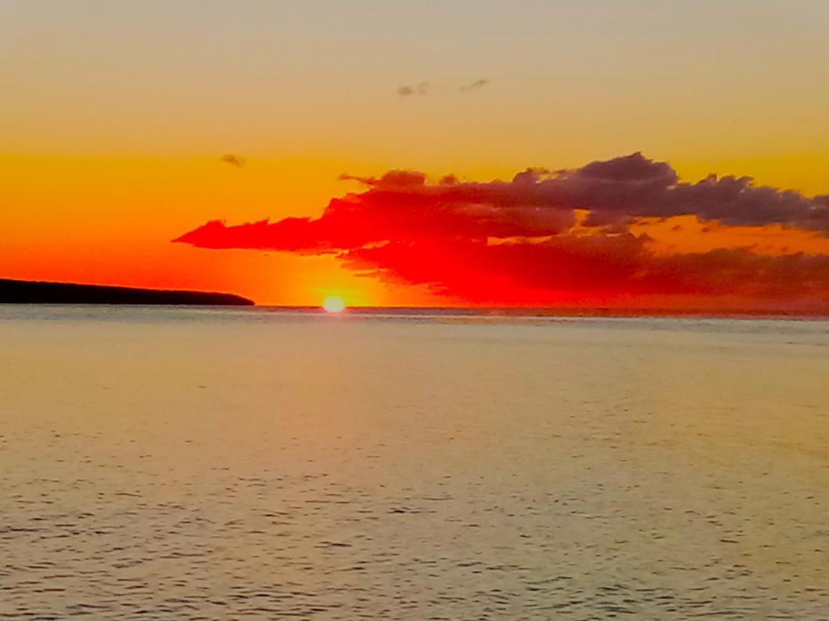 Vatupau Beachfront Bungalows Port Vila Eksteriør bilde